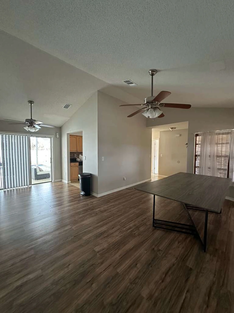 Open concept in Orlando before remodeling